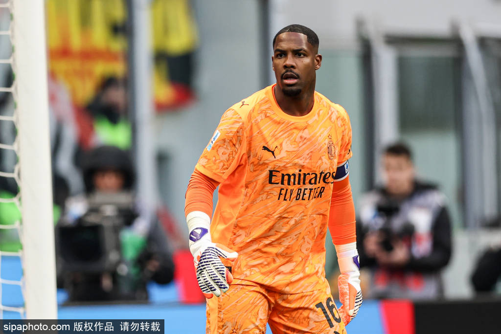 迈尼昂续约米兰，2025最佳阵国米三人入选，意甲动态全解析